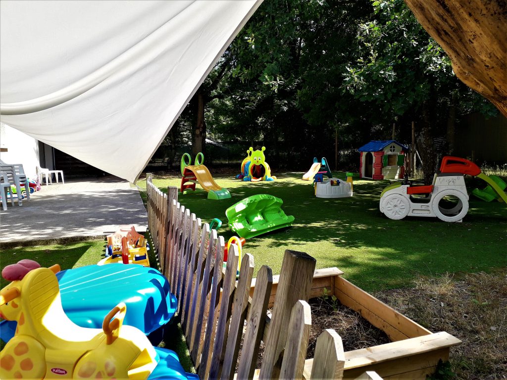 crèche saint georges sur loire extérieur 2